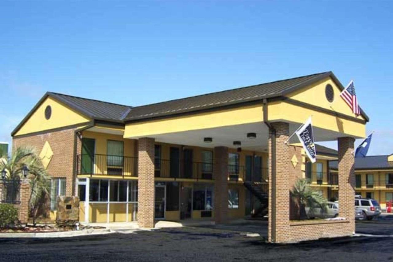 Travelers Inn & Suites Sumter Esterno foto