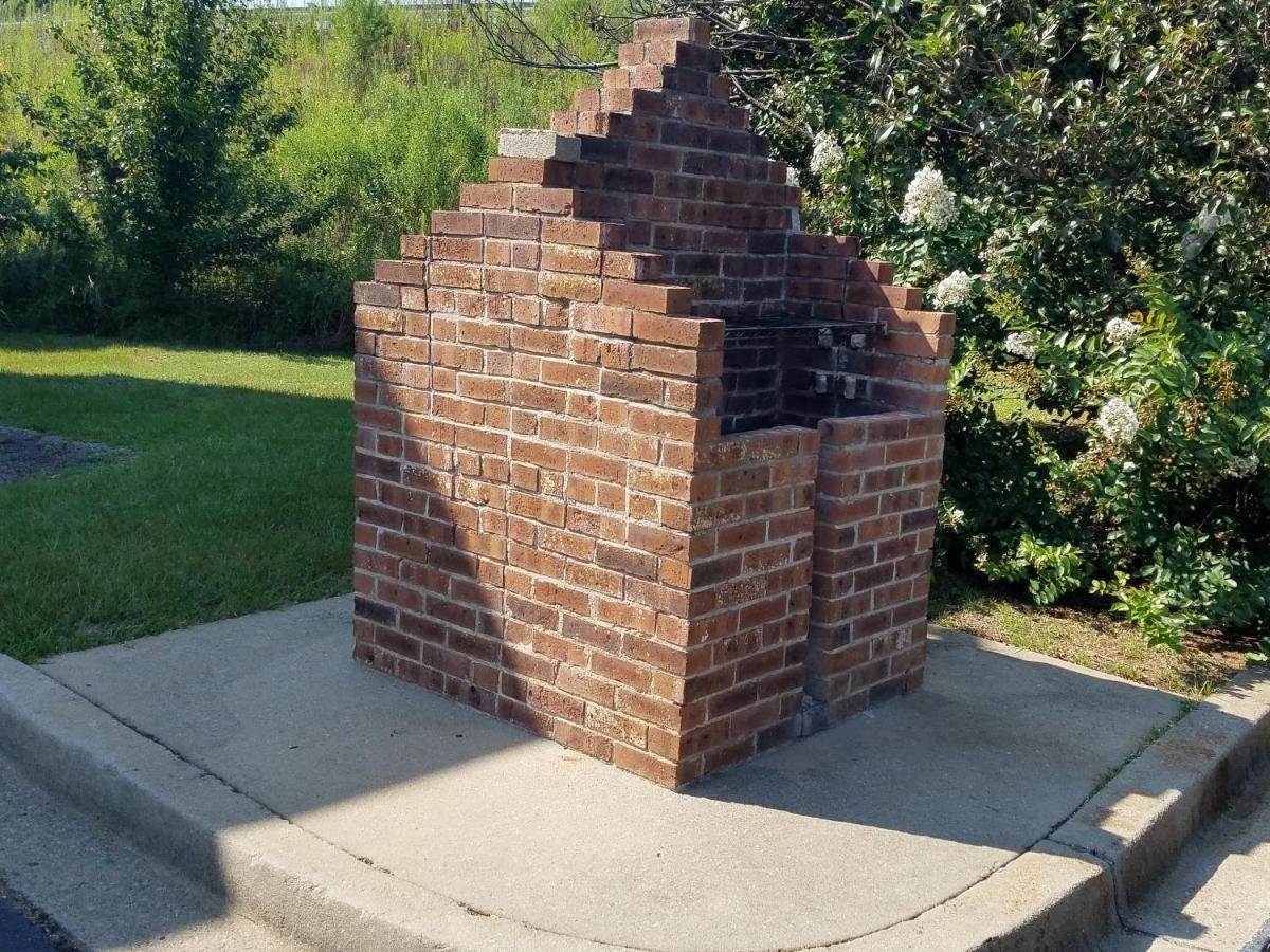 Travelers Inn & Suites Sumter Esterno foto