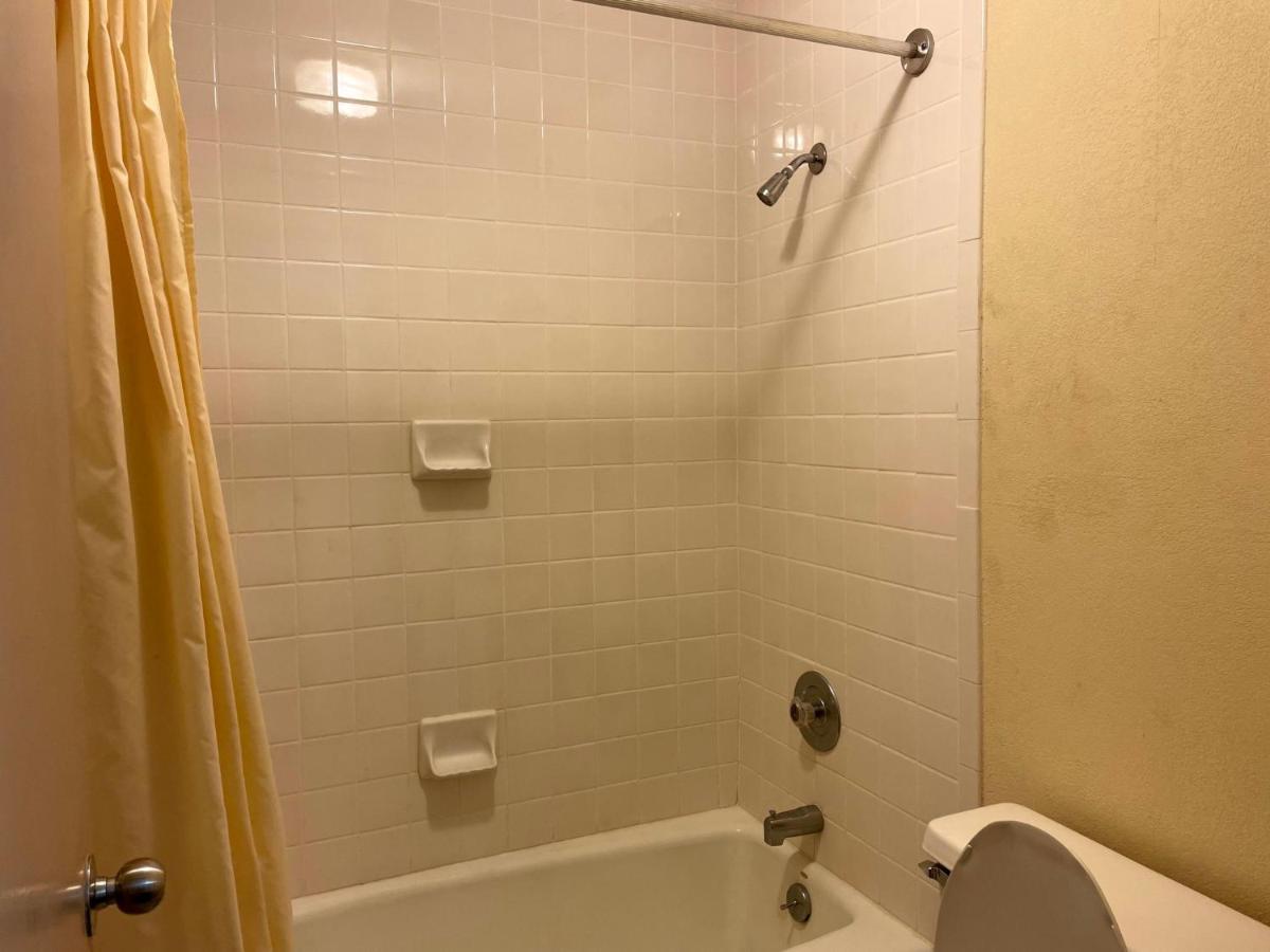 Travelers Inn & Suites Sumter Esterno foto
